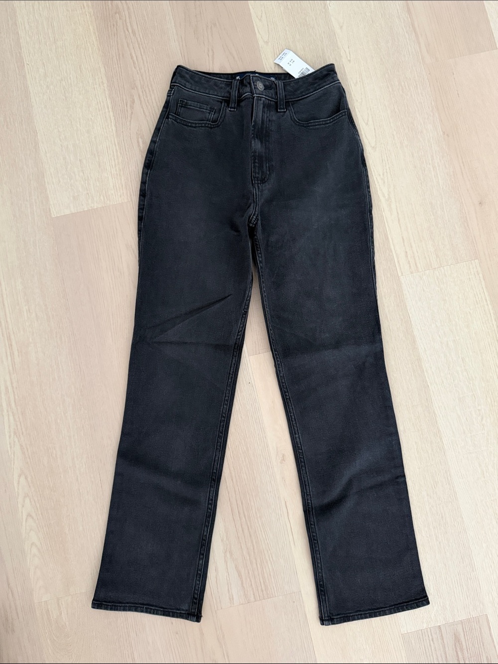 NWT Hollister Ultra High-Rise 90s Straight Black Jeans Size 0 Short